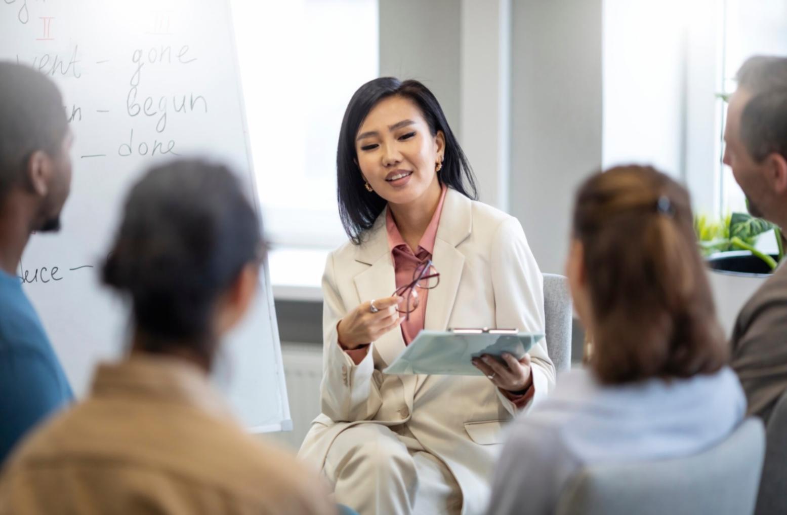 Desktop application interface showing API connection status and data synchronization progress